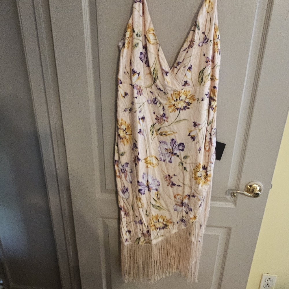 Dress - Picture 4 of 5